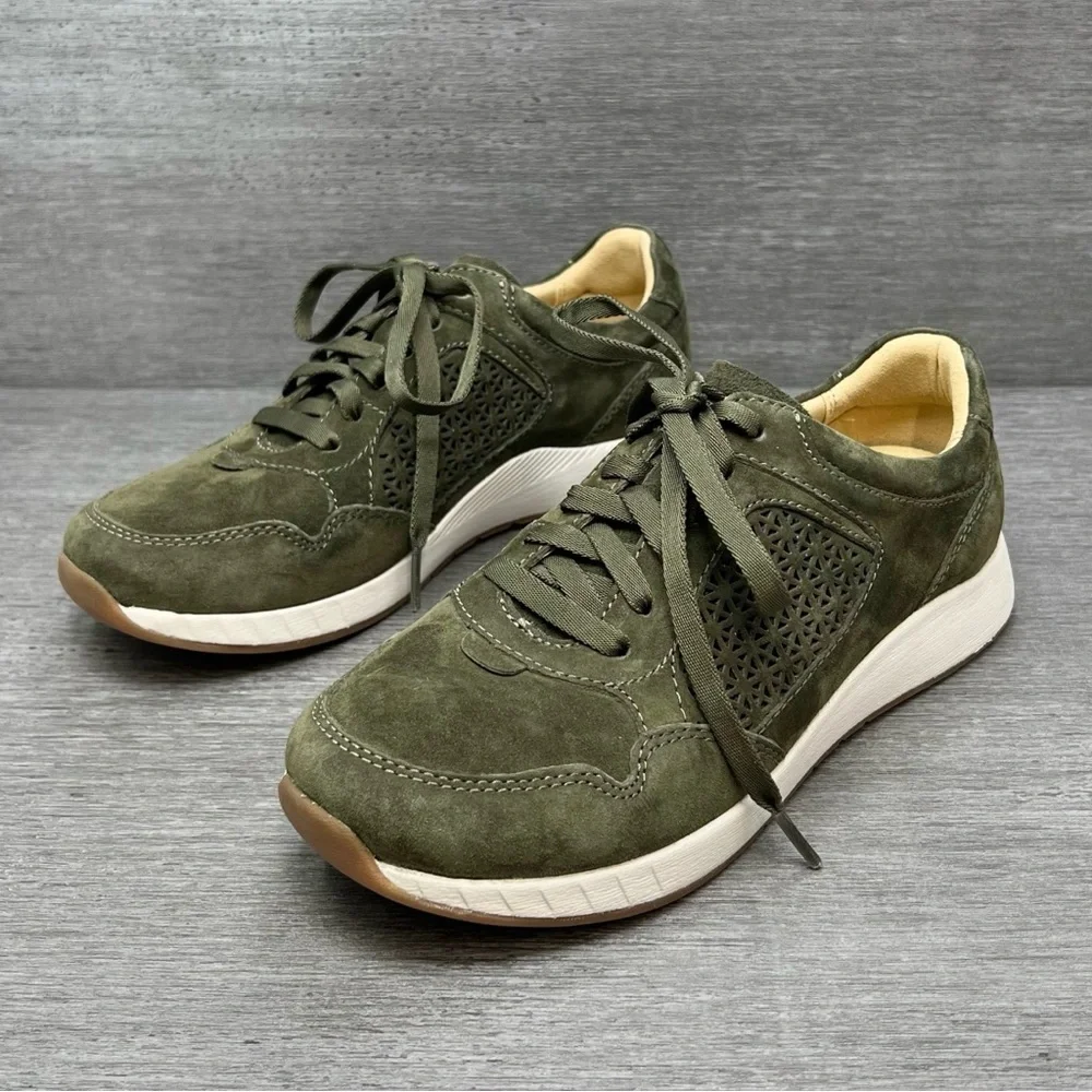 Dansko Catie Olive Green Suede Sneakers Shoe Size 38 = 7.5 - 8 Lace-Up Comfy EUC